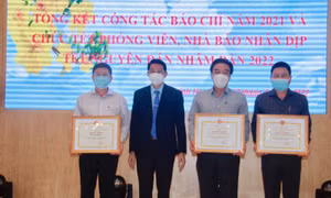 Biểu dương lực lượng phóng viên báo chí góp phần phòng, chống dịch COVID-19