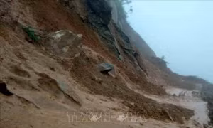 Lai Châu: Sạt lở đường, xã Tà Tổng bị cô lập với trung tâm huyện Mường Tè