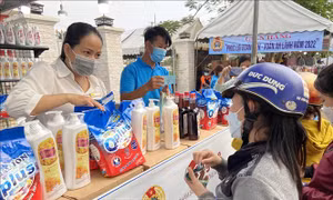 Long An: Chủ động hàng hóa phục vụ Tết dù sức mua giảm mạnh