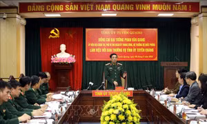 Bộ trưởng Bộ Quốc phòng làm việc với Ban Thường vụ Tỉnh ủy Tuyên Quang