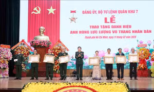 Phong tặng, truy tặng danh hiệu AHLLVTND cho 7 tướng lĩnh Quân đội