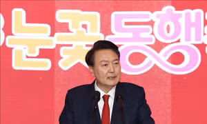 Hàn Quốc: Tổng thống Yoon Suk Yeol chúc Tết công nhân môi trường nhân ngày đầu năm mới Giáp Thìn 2024