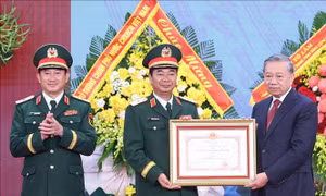Tổng Bí thư Tô Lâm: Chăm lo xây dựng Lực lượng vũ trang Quân khu 1 vững mạnh toàn diện