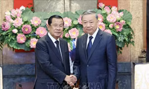 Chủ tịch nước Tô Lâm tiếp Chủ tịch Đảng Nhân dân Campuchia Hun Sen