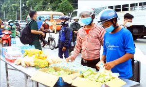 Tổ chức công đoàn tiếp sức người lao động vượt qua khó khăn