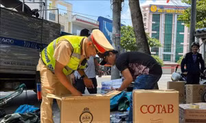 Triệt phá đường dây nhập lậu thuốc lá
