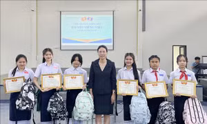 Cuộc thi 'Em yêu tiếng Việt' tại Lào