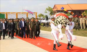 Khánh thành ngôi mộ tháp và an táng hài cốt các chiến sĩ Lực lượng Vũ trang Đoàn kết Cứu nước Campuchia