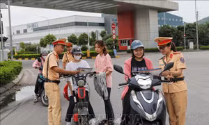 Việc bảo đảm trật tự, an toàn giao thông có lúc, có nơi bị buông lỏng