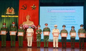 Công an tỉnh Nam Định vượt chỉ tiêu cấp căn cước công dân gắn chíp điện tử