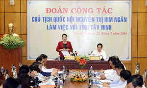 Chủ tịch Quốc hội Nguyễn Thị Kim Ngân làm việc với lãnh đạo chủ chốt tỉnh Tây Ninh 