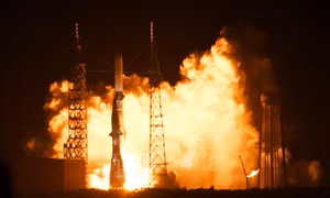 Blue Origin công bố kế hoạch phát triển tên lửa cạnh tranh với SpaceX