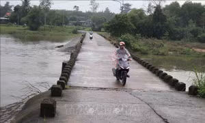 Hiểm họa rình rập tại ngầm tràn Rù Rì trong mùa mưa lũ