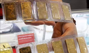 Tranh luận vì sao vàng miếng SJC giá cao