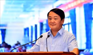 Khẩn trương cụ thể hóa và thực hiện các quyết sách, không chờ đôn đốc