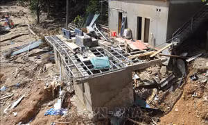 Quân khu 4 ủng hộ hơn 2 tỷ đồng hàng hóa cho nhân dân vùng lũ Nghệ An