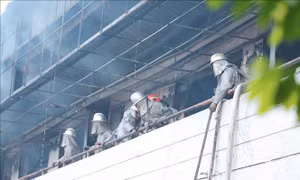 Dập tắt đám cháy tại Nhà máy Bia Hà Nội Habeco