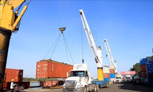 Kiểm soát lạm phát, tạo dựng niềm tin cho cộng đồng doanh nghiệp 