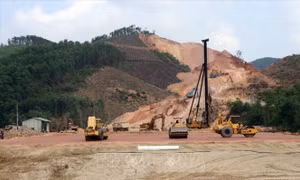 Gia hạn tiến độ cao tốc Bắc Nam, đoạn Cam Lộ - La Sơn