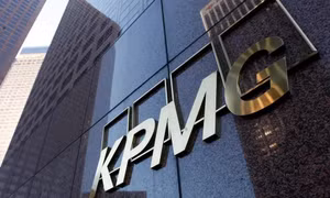 Hai công ty kiểm toán lớn nhất thế giới KPMG và PwC rút khỏi Nga