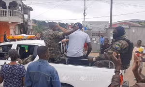 Gabon mở cửa biên giới trở lại