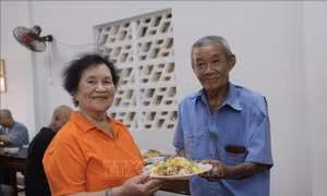 Bếp ăn từ tâm nơi cửa Phật