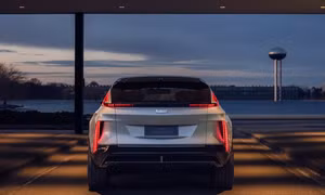 Cadillac ra mắt xe chạy hoàn toàn bằng điện đầu tiên 