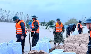 Gia Lai huy động lực lượng ứng phó khẩn cấp khi nước lũ dâng cao