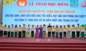 Trao 397 suất Học bổng khuyến học khuyến tài 'Lương Định Của'