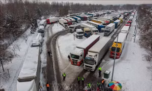 Nông dân Ba Lan phong tỏa hoàn toàn biên giới với Ukraine