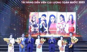 Vinh danh nghệ sỹ tiêu biểu và một số cuốn sách nổi bật lĩnh vực nghệ thuật biểu diễn, văn học