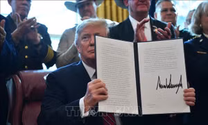 Tổng thống Donald Trump lần đầu tiên dùng quyền phủ quyết
