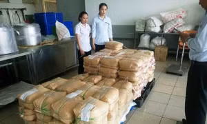 Công ty Kiều Giang xuất trình hóa đơn của 1.029 kg phụ gia bị niêm phong