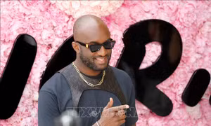 Nhà thiết kế thời trang Virgil Abloh của hãng Louis Vuitton qua đời ở tuổi 41