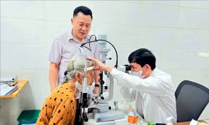 'Bàn tay vàng' mang lại ánh sáng cho người bệnh