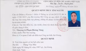 Truy tìm đối tượng bị tố giác sử dụng giấy đất giả để lừa đảo chiếm đoạt tài sản