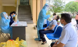 Quảng Ninh tiếp tục lấy mẫu xét nghiệm diện rộng