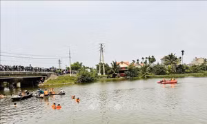 Ba trẻ đi tắm sông, hai em bị đuối nước tử vong
