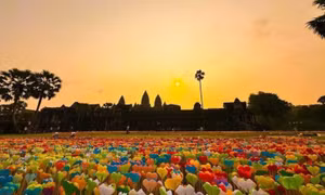 Campuchia phá vỡ kỷ lục màn trưng bày trái tim gấp bằng giấy lớn nhất thế giới