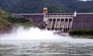 8 giờ ngày 3/10, mở 1 cửa xả đáy hồ thủy điện Sơn La