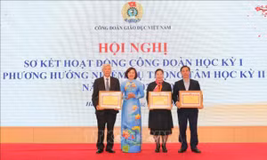 Từng bước tháo gỡ khó khăn cho nhà giáo, người lao động ngành Giáo dục
