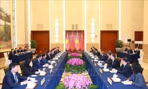 Thủ tướng Chính phủ Phạm Minh Chính gặp Thủ tướng Trung Quốc Lý Cường
