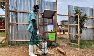 Vừa kiểm soát được bệnh đậu mùa khỉ, châu Phi lại đối mặt nguy cơ Ebola