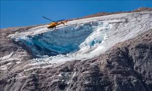 Italy: Tìm thấy 8 nạn nhân còn sống trong vụ lở băng trên dãy Alps