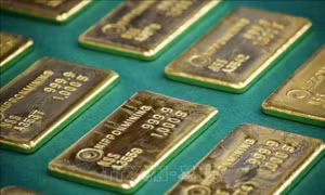Giá vàng thế giới chạm đỉnh 4 tuần
