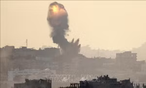 Quan chức Anh bị sa thải sau khi kêu gọi lệnh ngừng bắn ở Gaza
