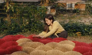 Chuyện về người trẻ đi 'ngược đường' định kiến để bảo tồn và phát triển làng nghề truyền thống