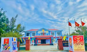 Rộn ràng ngày hội của toàn dân từ đảo tiền tiêu Cồn Cỏ đến cực Nam Tổ quốc