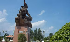 Phấn đấu xây dựng thành công nông thôn mới nâng cao ở xã anh hùng