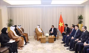 Thủ tướng Phạm Minh Chính tiếp lãnh đạo Bộ Lao động Qatar